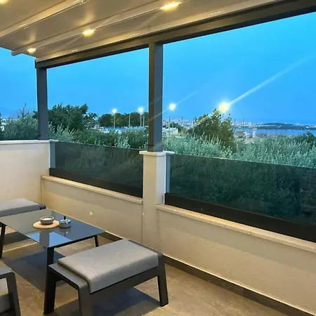 Tatil Evi Bright And Tranquil With Pool *